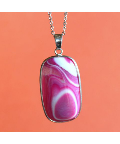 Pendentif rectangulaire cerclé en Agate rose