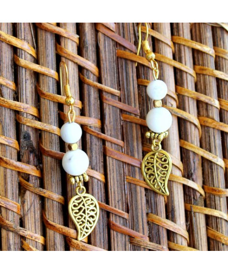 Boucles d'Oreilles feuilles blanches en Howlite
