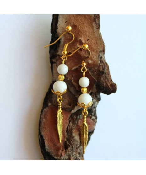 Boucles d'Oreilles plumes blanches en Howlite