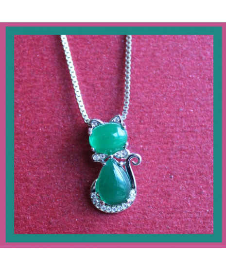 Pendentif Chat en Jade vert