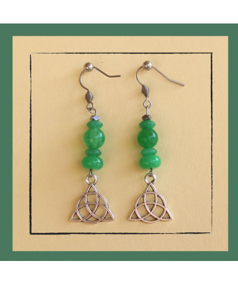 Boucles d'oreilles Triquetra ou Triquestra en Jade vert