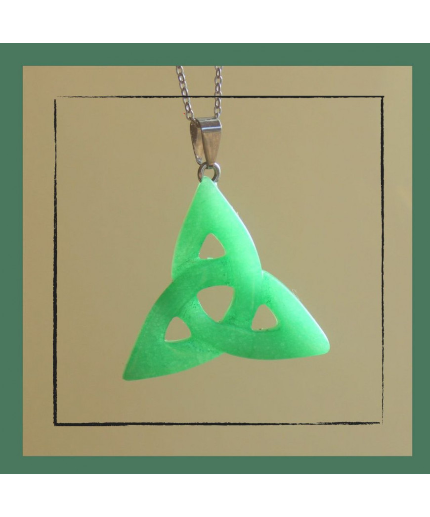 Pendentif Triquetra ou Triquestra en Jade vert