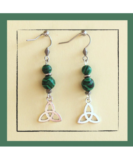 Boucles d'oreilles Triquetra ou Triquestra en Malachite