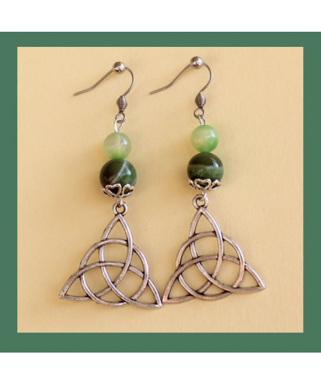 Pendentif Triquetra ou Triquestra en Agate verte