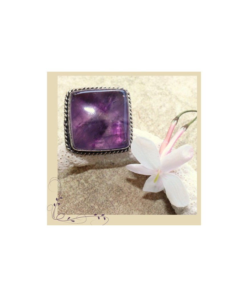 Bague carrée en Améthyste