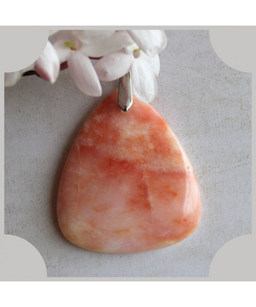 Pendentif en Jade rose