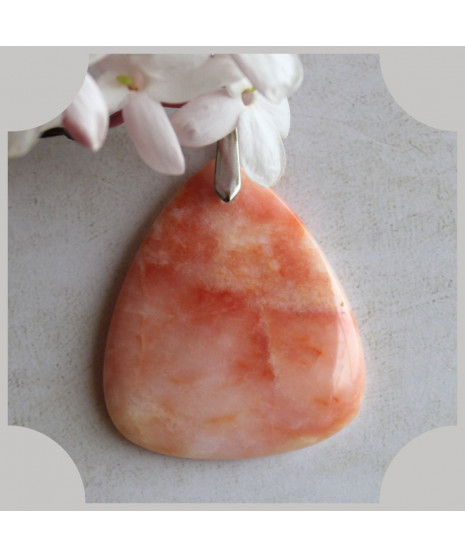 Pendentif en Jade rose