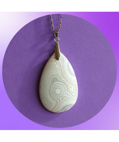 Pendentif en Agate blanche mate