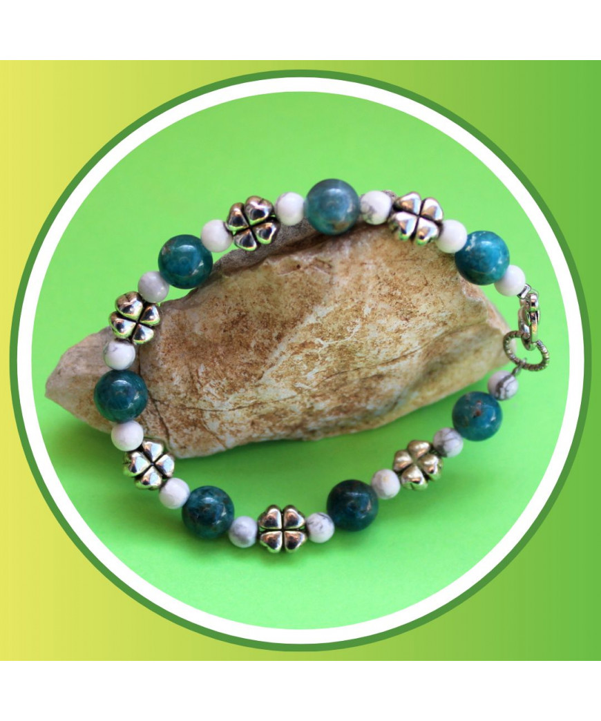 Bracelet celtique Trèfles 4 feuilles  en Apatite et Howlite