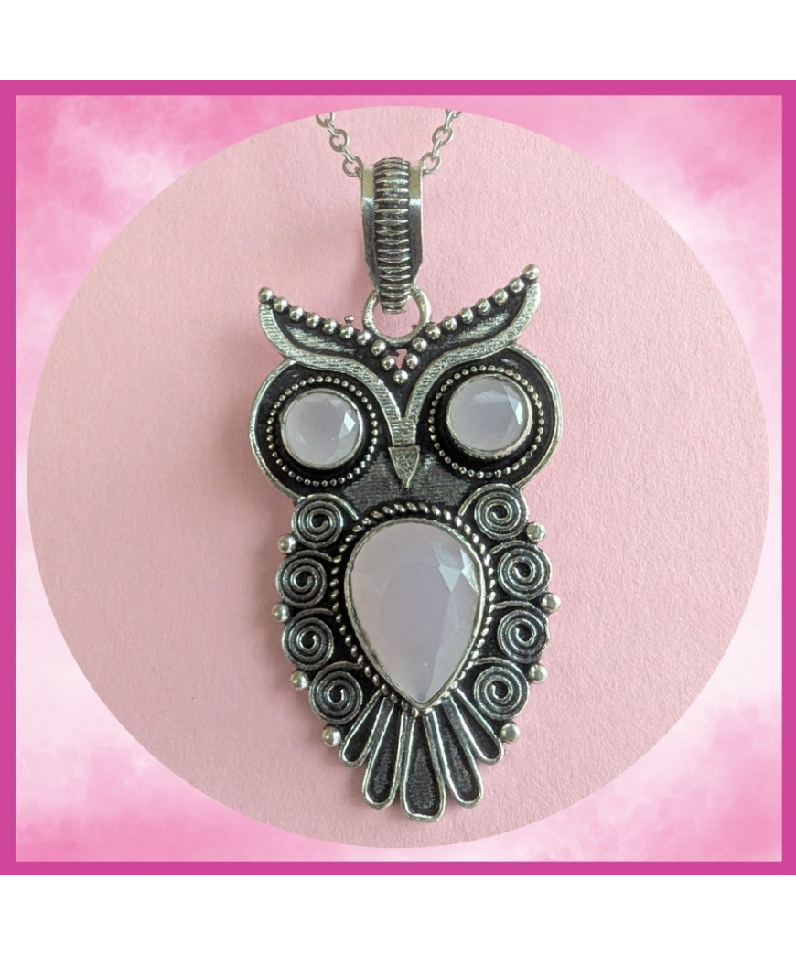 Pendentif Chouette en Calcédoine rose