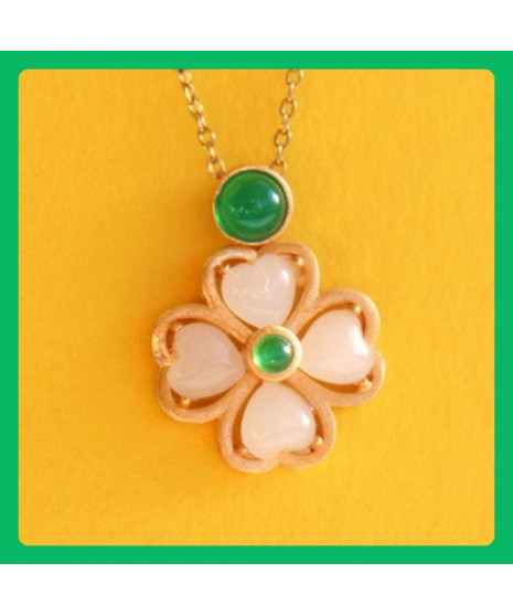 Pendentif doré Trèfles à 4 feuilles en Agate blanche et en Jade vert
