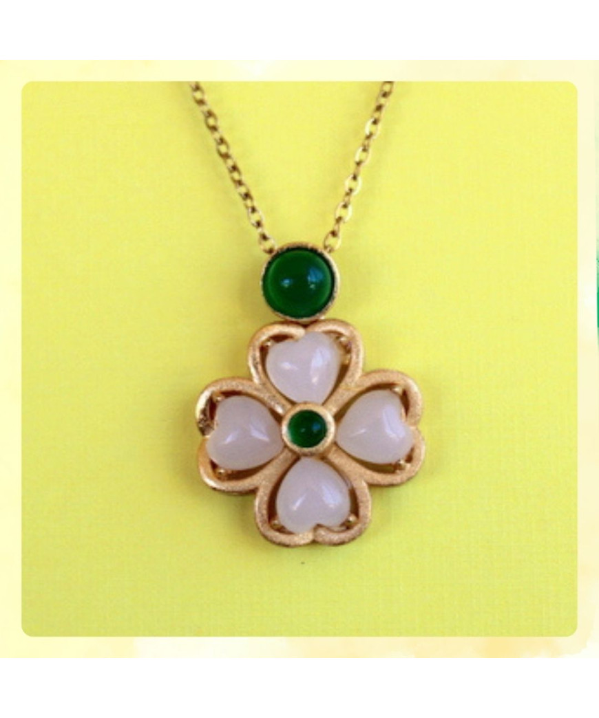 Pendentif Trèfle à 4 feuilles en Agate blanche et en Jade vert