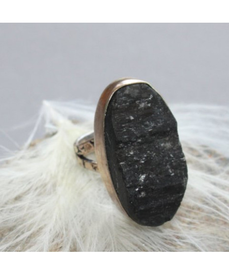 Bague en Pierre Brute en Tourmaline noire
