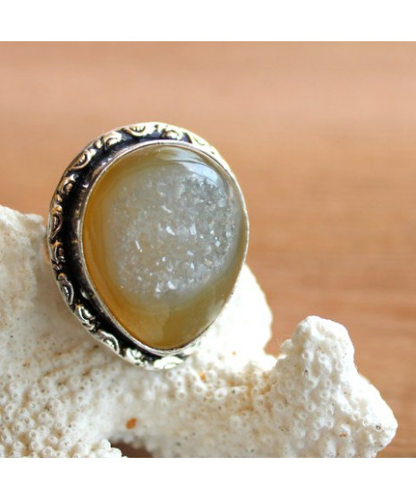 Bague en Agate  druzy beige