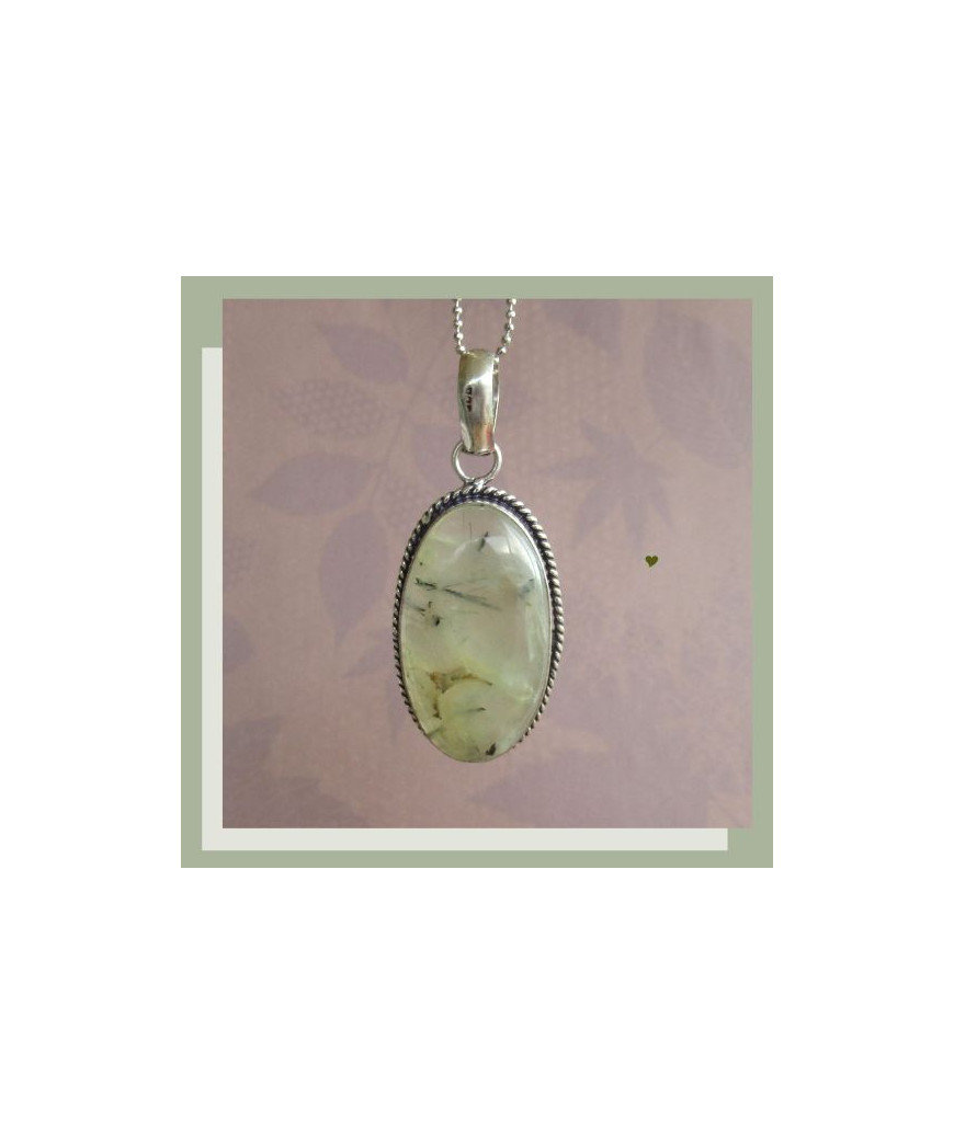 Pendentif ovale en Prehnite